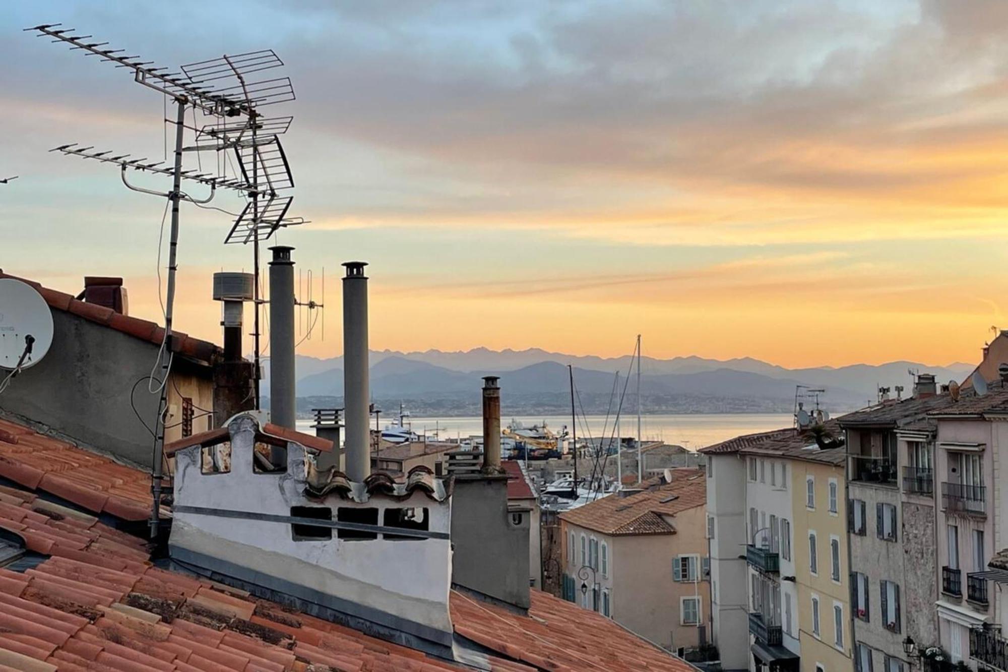 Апартаменты 06M - Old Antibes Beautiful Duplex Terrace With Sea View Экстерьер фото